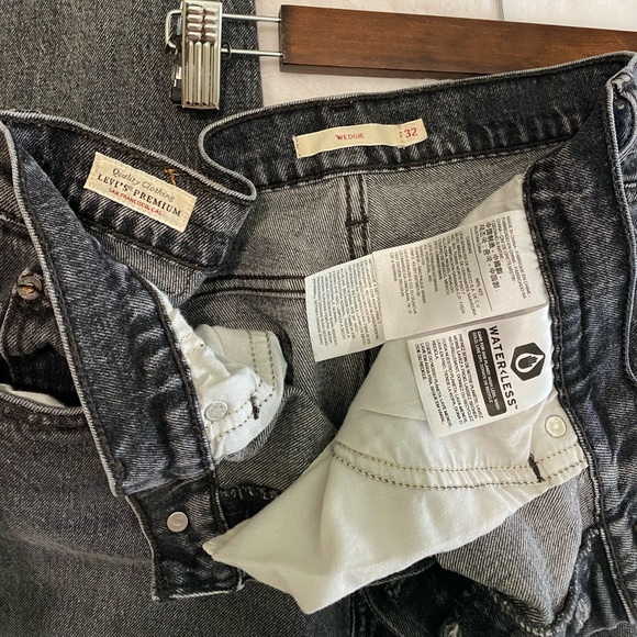 Levi Wedgie Premium - Picture 5 of 5